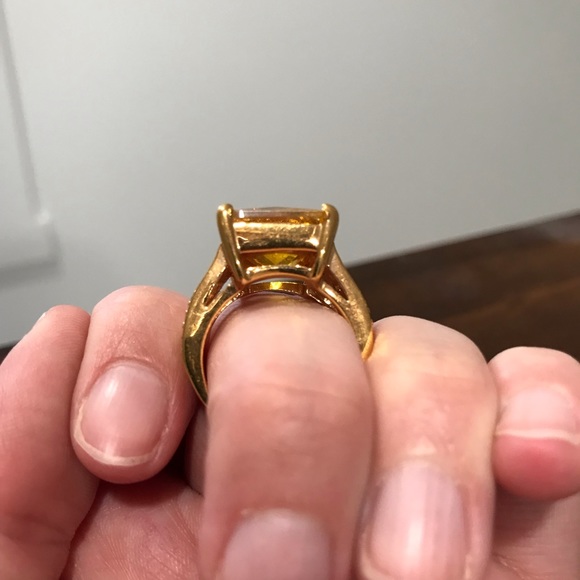 5 For $20 🥳 Costume Gold and Yellow Ring - Picture 3 of 4
